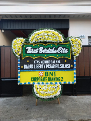 Papan Bunga Duka di Ambatkwi