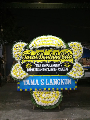 Papan Bunga Duka di Ambatkwi