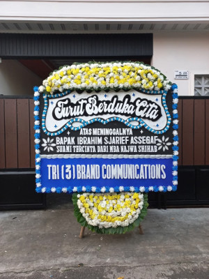 Papan Bunga Duka di Ambatkwi